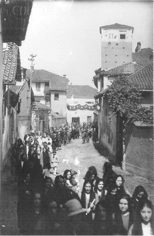 La Via del Pellegrino - La procession